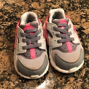 Nike Huaraches size 4